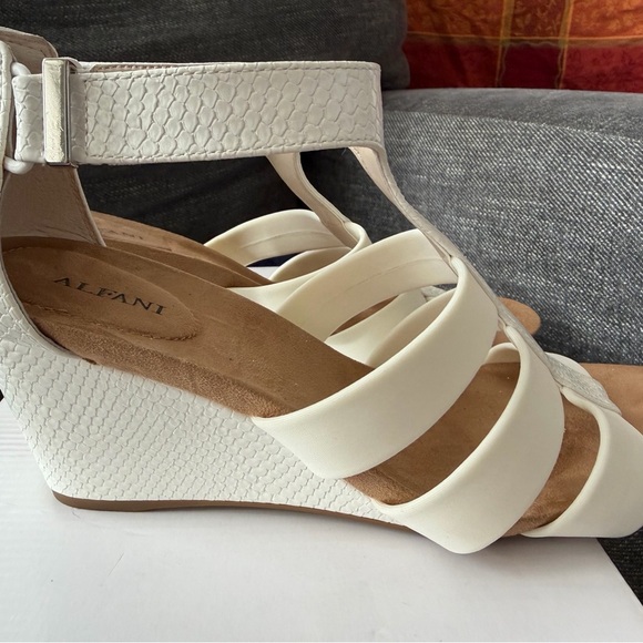 Alfani Women's 8.5M White Wedge Strappy Heels - Picture 12 of 16
